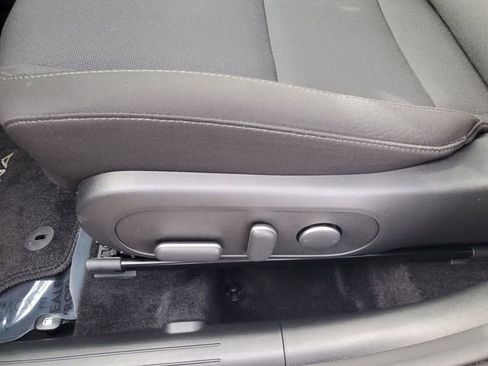 Used 2025 Hyundai Kona SEL image 17