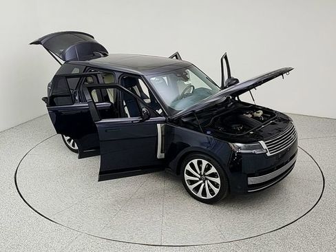 Certified 2025 Land Rover Range Rover SV AWD/4WD image 40