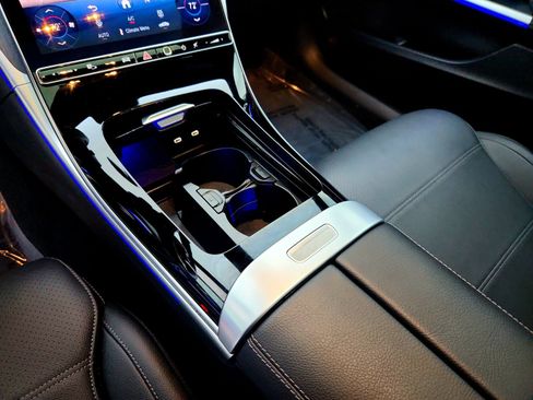 Certified 2025 Mercedes-Benz C 300 Sedan image 20