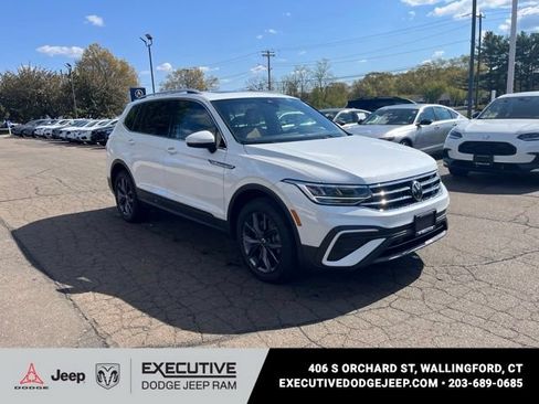 Used 2023 Volkswagen Tiguan SE AWD/4WD image 22