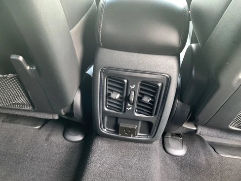 Used 2019 Jeep Grand Cherokee Altitude AWD/4WD image 33