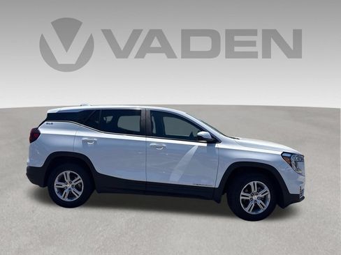 Used 2024 GMC Terrain SLE FWD image 25