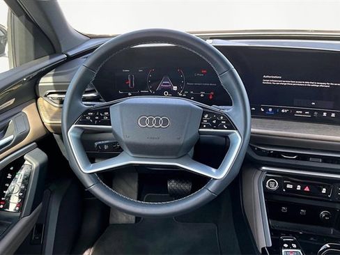 Used 2025 Audi Q5 Premium Plus w/ Premium Plus image 5