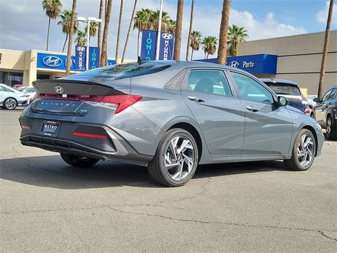 New 2025 Hyundai Elantra SEL image 2
