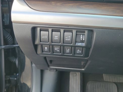 Used 2017 Subaru Outback 2.5i Touring AWD/4WD image 27