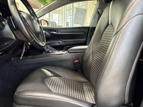 Used 2023 Toyota Camry SE w/ Protection Package (Q2) (TMS) FWD image 11