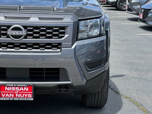 Used 2025 Nissan Frontier SV w/ Tow Package AWD/4WD image 13