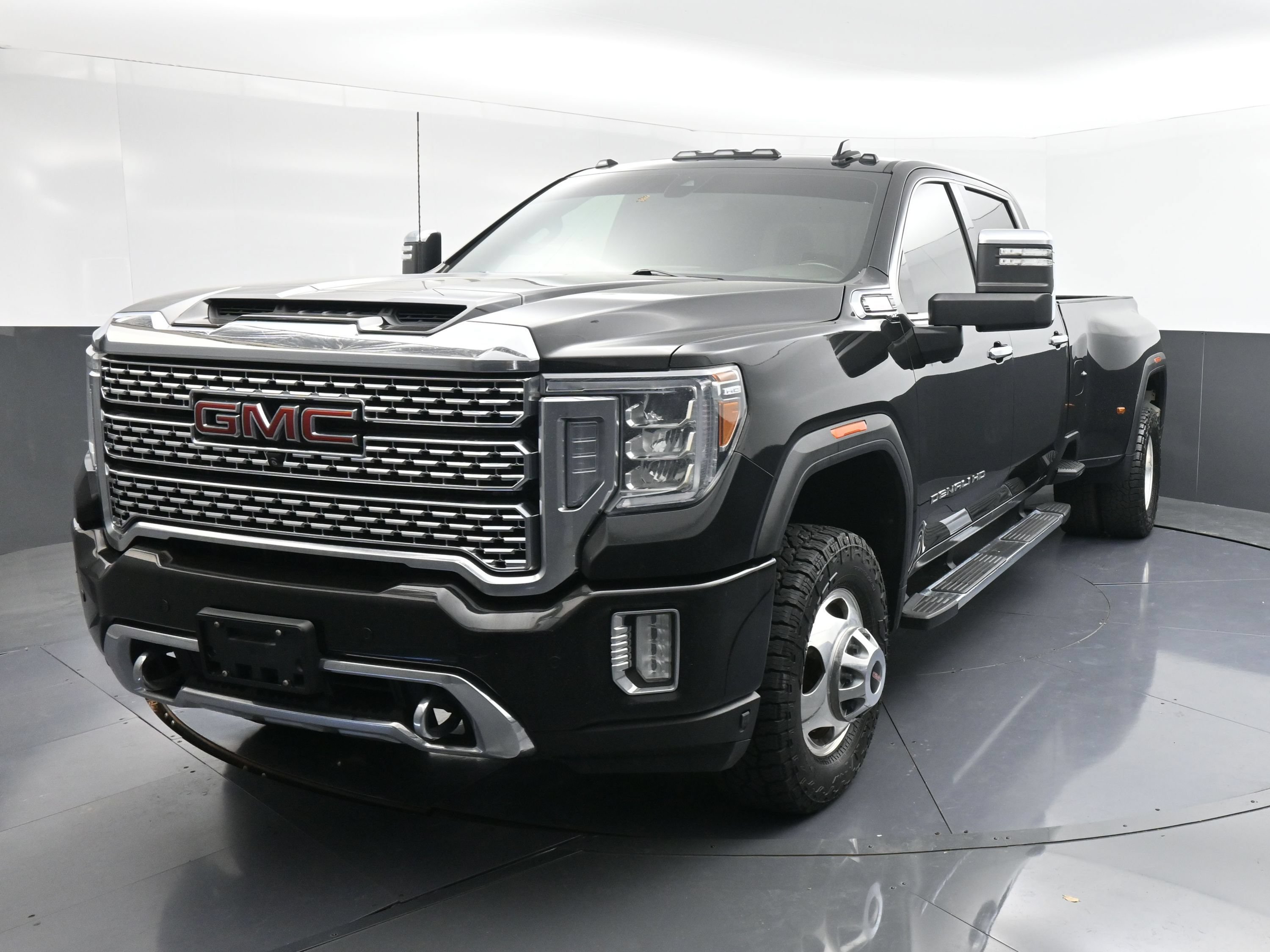 Used 2021 GMC Sierra 3500 Denali AWD/4WD image 4