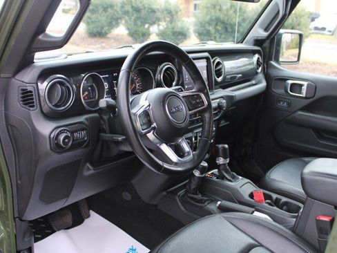 Used 2020 Jeep Wrangler Unlimited Sahara image 3