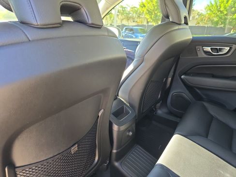 Used 2019 Volvo XC60 T8 Momentum w/ Premium Package image 15