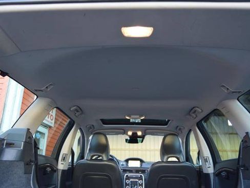 Used 2016 Volvo XC70 T5 Premier w/ Proximity Package FWD image 40