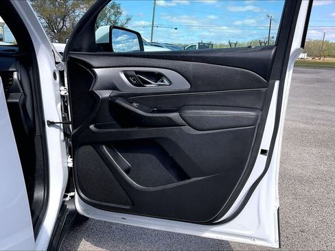 Used 2023 Chevrolet Traverse LT image 29