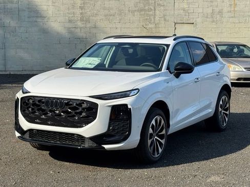 New 2026 Audi Q3 quattro 2.0T AWD/4WD image 4