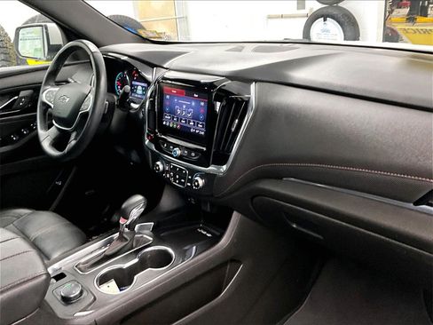 Used 2023 Chevrolet Traverse RS image 14