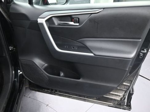 Used 2024 Toyota RAV4 XLE FWD image 13