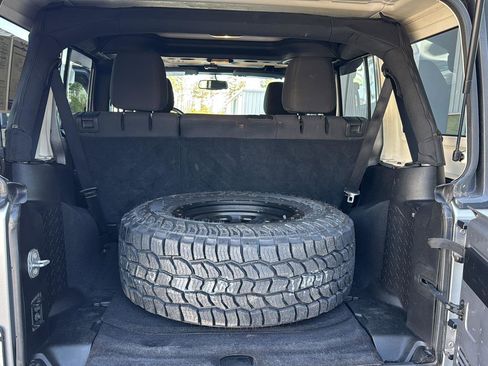 Used 2018 Jeep Wrangler Unlimited Sport S image 25