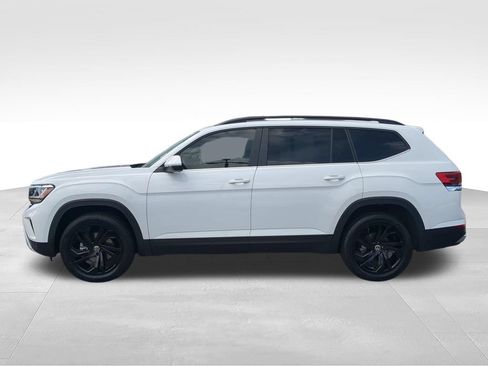 Used 2023 Volkswagen Atlas SE w/ Panoramic Sunroof Package FWD image 8