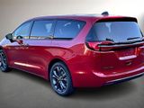 New 2026 Chrysler Pacifica Select image 3