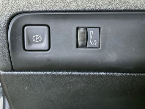 Used 2023 Buick Enclave Essence w/ Sport Touring Edition FWD image 17