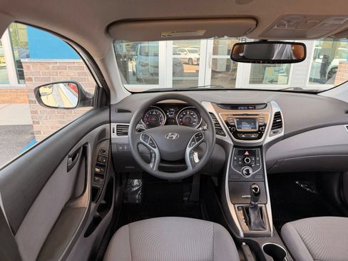 Used 2016 Hyundai Elantra SE w/ Option Group 02 FWD image 25
