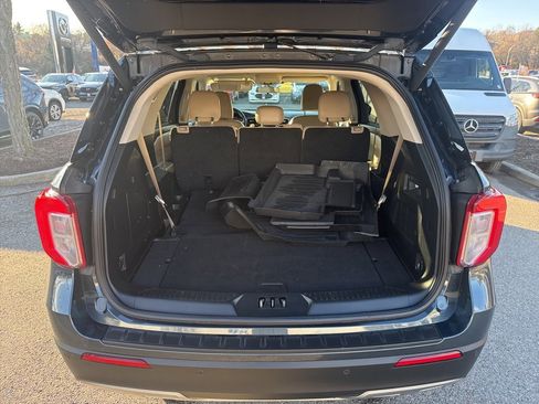 Used 2022 Ford Explorer XLT w/ Equipment Group 202A image 26