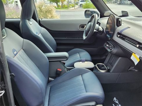 Used 2025 MINI Cooper 2-Door Hardtop image 30