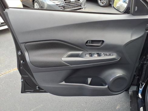 New 2025 Nissan Kicks Play S image 8