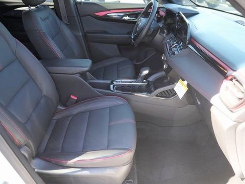 Used 2024 Chevrolet TrailBlazer RS w/ Driver Confidence Package image 18