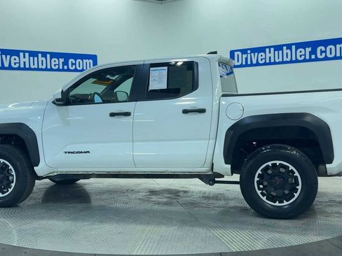 Used 2024 Toyota Tacoma TRD Off-Road image 5