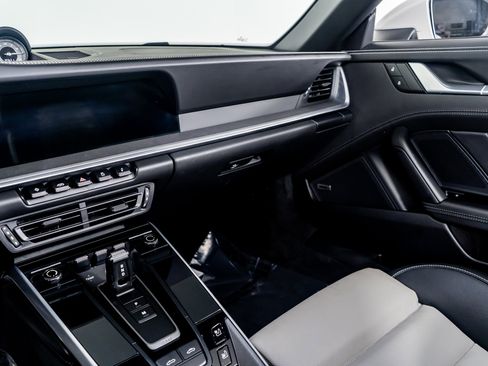 Used 2022 Porsche 911 Turbo image 43