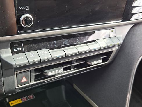 Used 2025 Toyota Camry LE w/ Convenience Package FWD image 18
