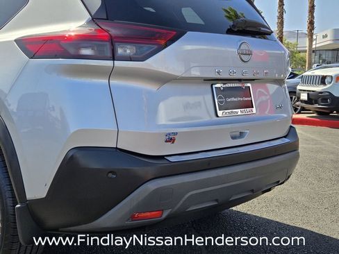 Used 2023 Nissan Rogue SV image 5