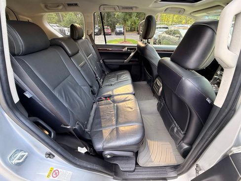 Used 2016 Lexus GX 460 w/ Premium Package AWD/4WD image 30