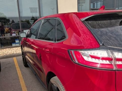 Used 2019 Ford Edge ST w/ Equipment Group 401A AWD/4WD image 3