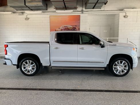 Used 2026 Chevrolet Silverado 1500 High Country AWD/4WD image 10