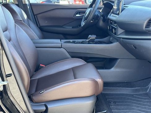 Certified 2023 Nissan Rogue SV image 14