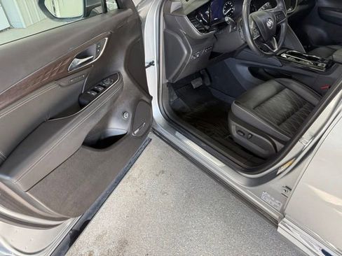 Used 2023 Buick Envision Avenir image 14