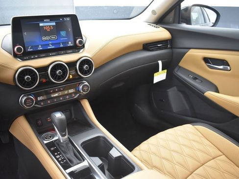 New 2025 Nissan Sentra SV w/ SV Premium Package image 32