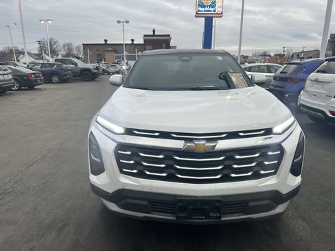 Certified 2025 Chevrolet Equinox LT image 2