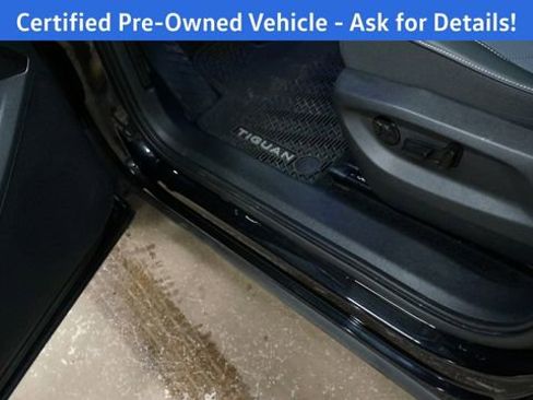 Certified 2025 Volkswagen Tiguan SE w/ Panoramic Sunroof Package image 30