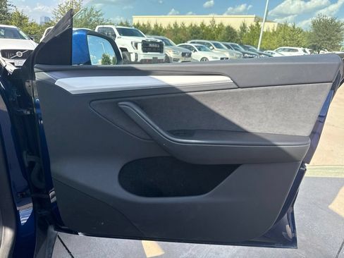 Used 2023 Tesla Model Y Long Range AWD/4WD image 15