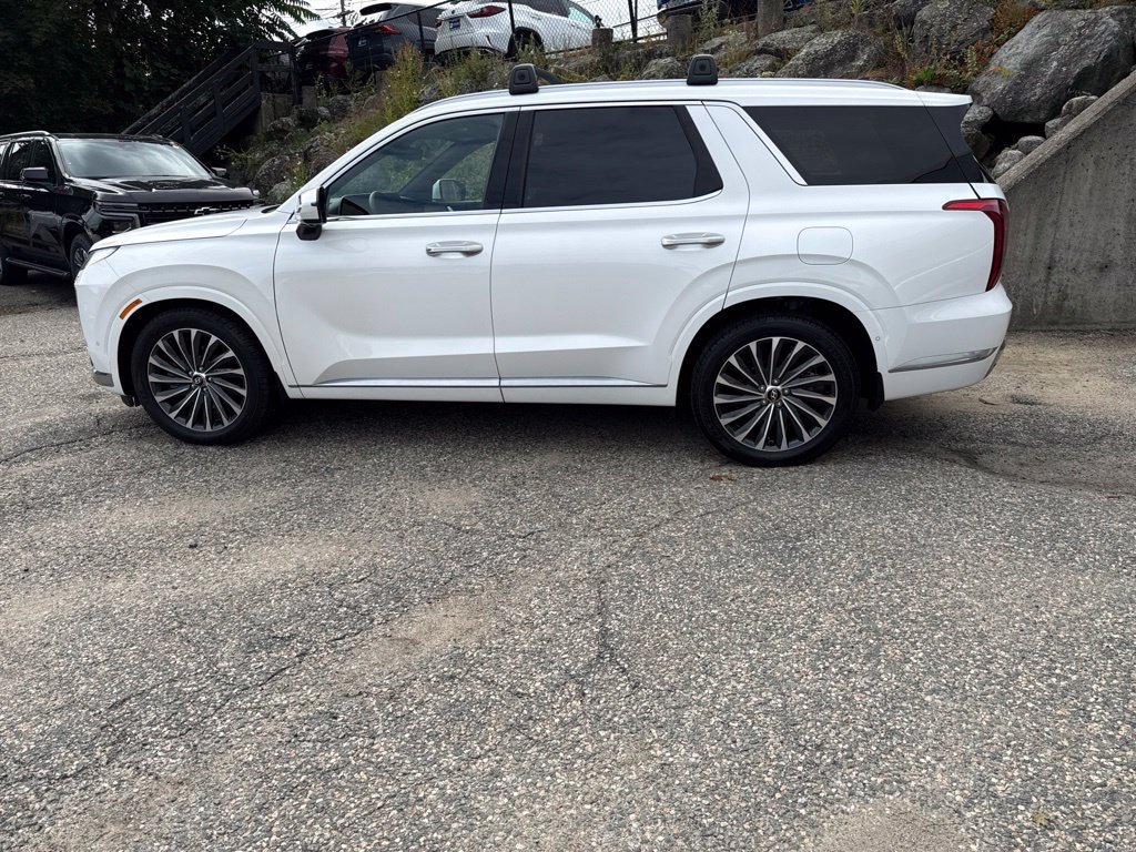Certified 2023 Hyundai Palisade Calligraphy AWD/4WD image 2
