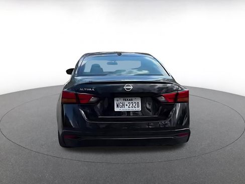 Used 2025 Nissan Altima 2.5 SV image 12