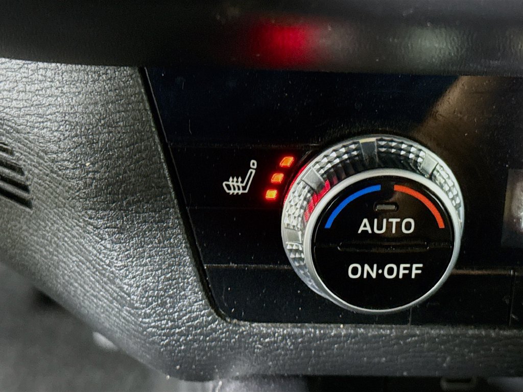 Used 2024 Mitsubishi Outlander SE Black Edition AWD/4WD image 11