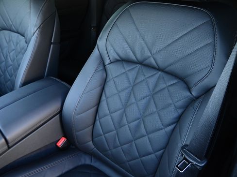 New 2026 BMW X6 xDrive40i w/ Climate Comfort Package image 7