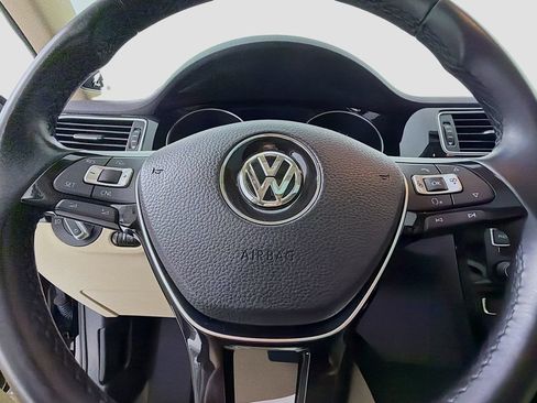 Used 2015 Volkswagen Jetta TDI SEL FWD image 11