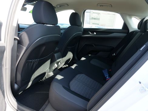 New 2025 Kia K5 LXS image 16