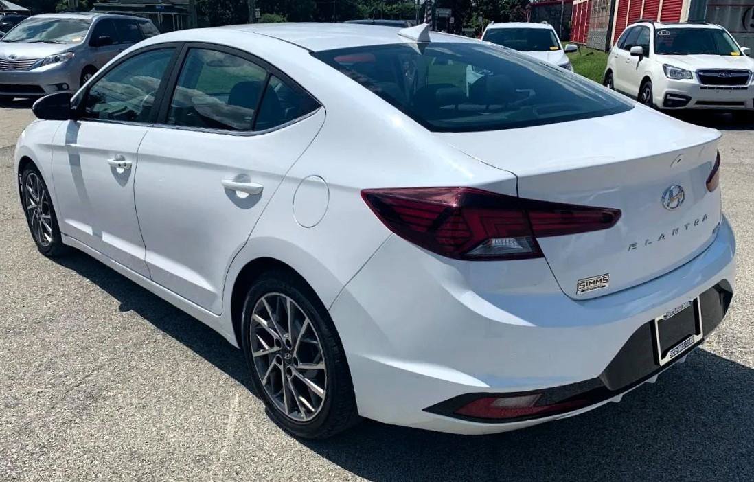 Used 2020 Hyundai Elantra Sedan FWD image 3