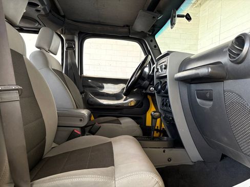 Used 2008 Jeep Wrangler Unlimited X RWD image 13
