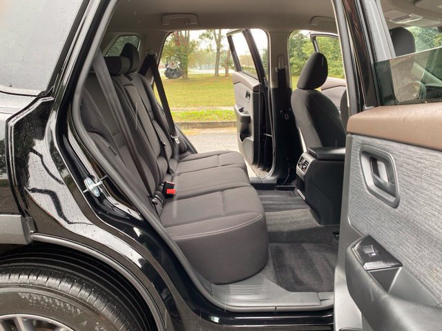 Used 2023 Nissan Rogue S AWD/4WD image 32